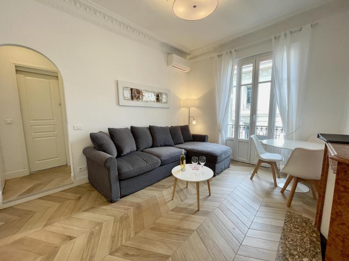 Chezdudi Apartment Nice Bagian luar foto